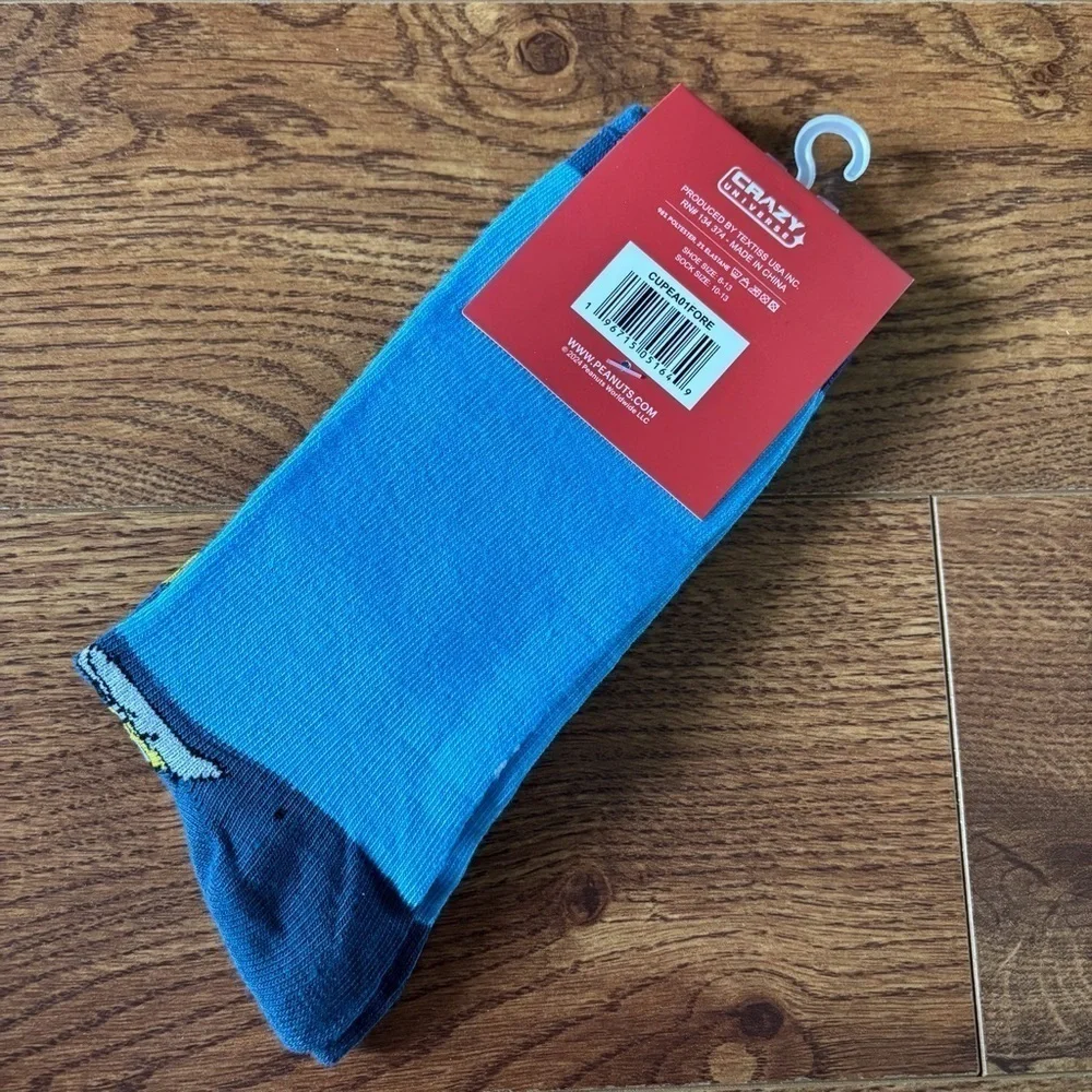 Peanuts Charlie Brown & Woodstock raining Crew Socks